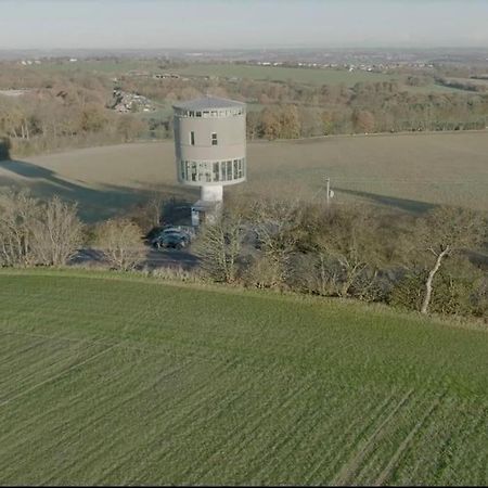הוילה Emley Luxury Converted Water Tower In Flockton מראה חיצוני תמונה