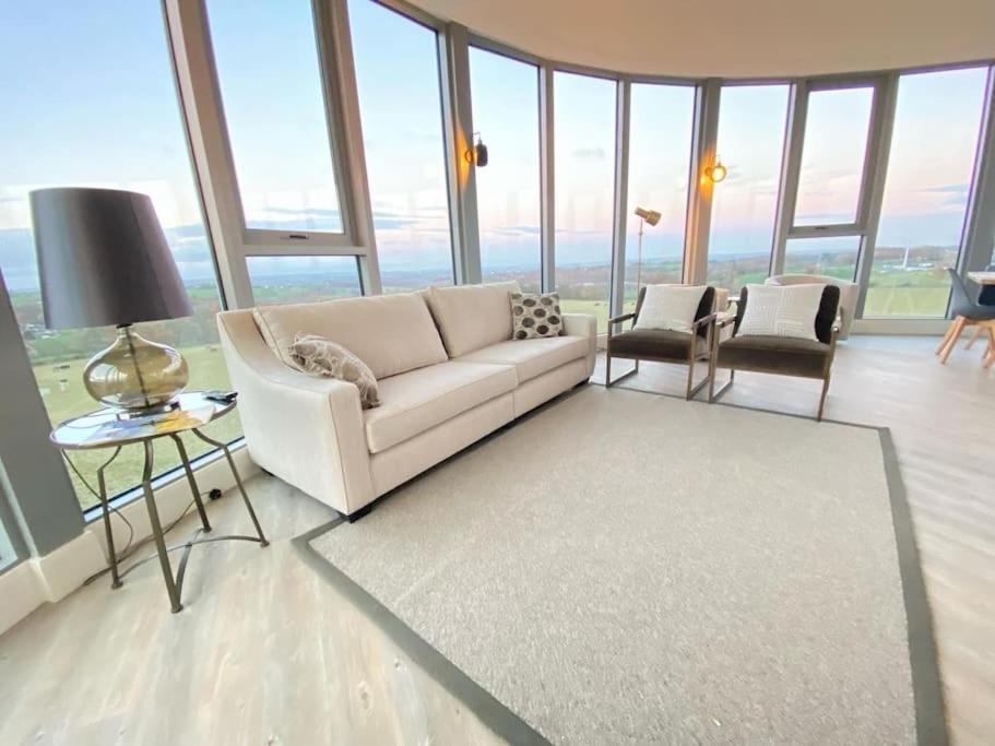 הוילה Emley Luxury Converted Water Tower In Flockton מראה חיצוני תמונה