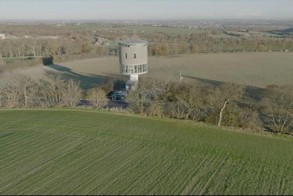 הוילה Emley Luxury Converted Water Tower In Flockton מראה חיצוני תמונה