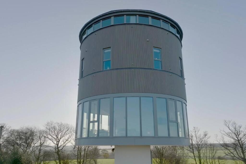 הוילה Emley Luxury Converted Water Tower In Flockton מראה חיצוני תמונה